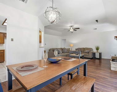 306 Woodstone Dr - Photo Thumbnail 20
