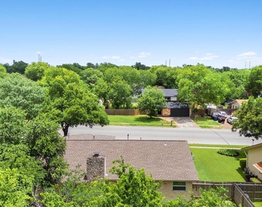 12902 Lamplight Village Ave - Photo Thumbnail 6