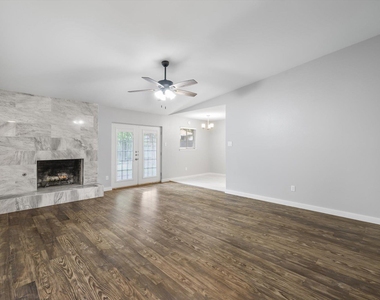 12902 Lamplight Village Ave - Photo Thumbnail 24