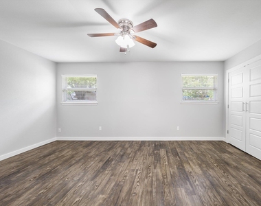 12902 Lamplight Village Ave - Photo Thumbnail 14