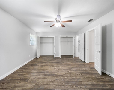 12902 Lamplight Village Ave - Photo Thumbnail 17