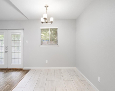 12902 Lamplight Village Ave - Photo Thumbnail 22