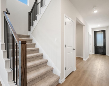 113 Coleto Trl - Photo Thumbnail 1