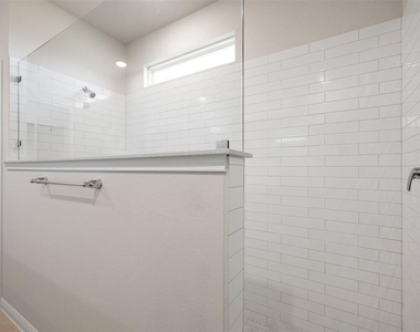 113 Coleto Trl - Photo Thumbnail 24
