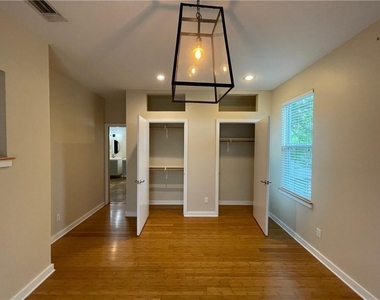 2314 S 5th St - Photo Thumbnail 9