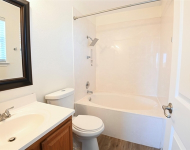 5820 Angel Dr - Photo Thumbnail 13