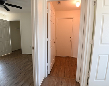 5820 Angel Dr - Photo Thumbnail 17