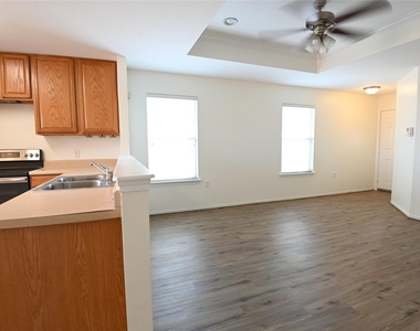 5820 Angel Dr - Photo Thumbnail 6