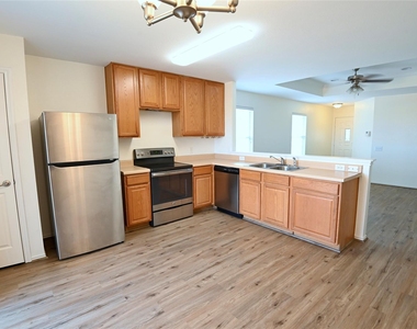 5820 Angel Dr - Photo Thumbnail 4
