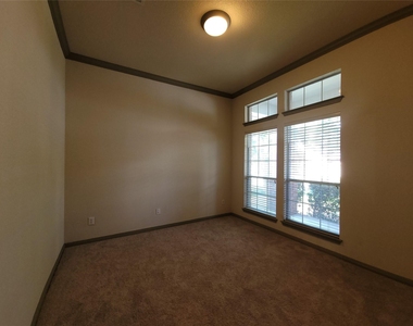 10028 Lisi Anne Dr - Photo Thumbnail 23