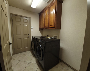 10028 Lisi Anne Dr - Photo Thumbnail 31