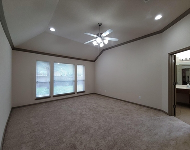 10028 Lisi Anne Dr - Photo Thumbnail 19