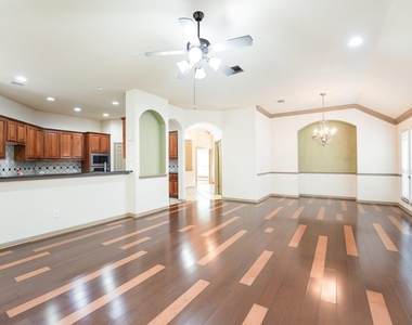 10028 Lisi Anne Dr - Photo Thumbnail 12