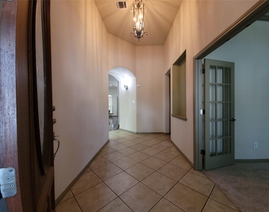 10028 Lisi Anne Dr - Photo Thumbnail 5