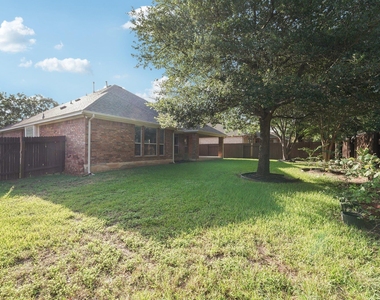 10028 Lisi Anne Dr - Photo Thumbnail 32