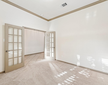 10028 Lisi Anne Dr - Photo Thumbnail 18