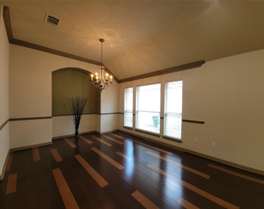 10028 Lisi Anne Dr - Photo Thumbnail 11