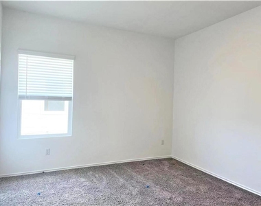 1424 Linwood St - Photo Thumbnail 13