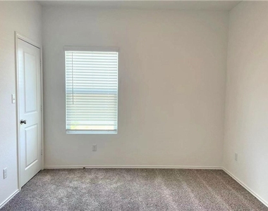 1424 Linwood St - Photo Thumbnail 15
