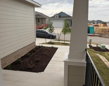 2615 Derwent Dr - Photo Thumbnail 1