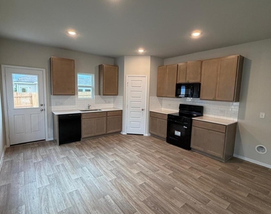 2615 Derwent Dr - Photo Thumbnail 14
