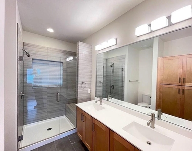 2101 Montopolis Dr - Photo Thumbnail 20