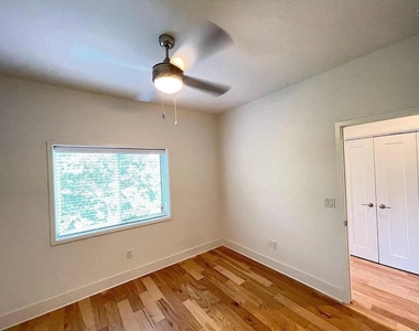 2101 Montopolis Dr - Photo Thumbnail 11