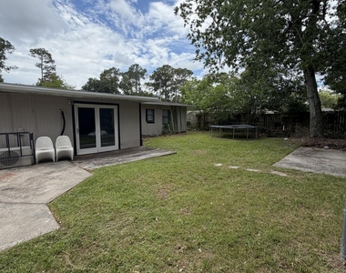 5415 Lori Drive S - Photo Thumbnail 22