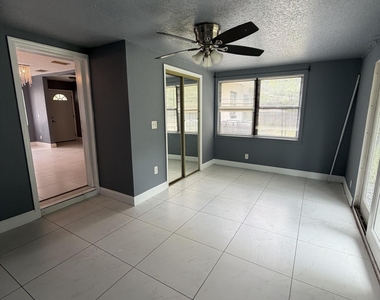 5415 Lori Drive S - Photo Thumbnail 14