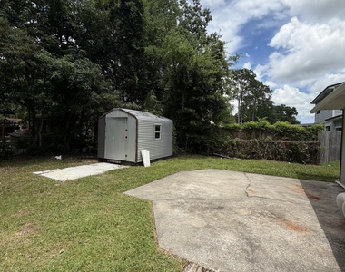5415 Lori Drive S - Photo Thumbnail 24