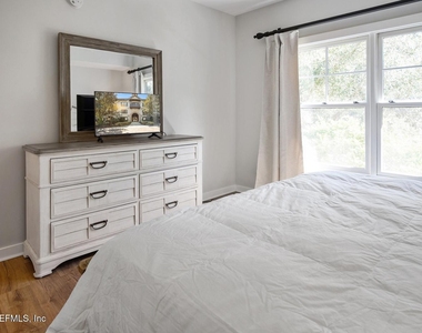 945 Registry Boulevard - Photo Thumbnail 12