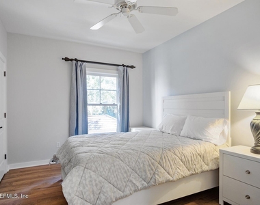 945 Registry Boulevard - Photo Thumbnail 16