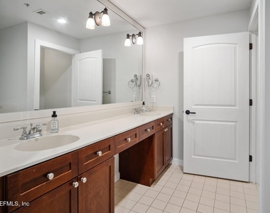 945 Registry Boulevard - Photo Thumbnail 14