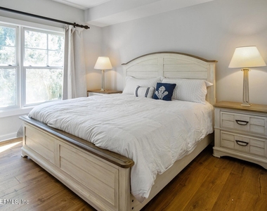 945 Registry Boulevard - Photo Thumbnail 10