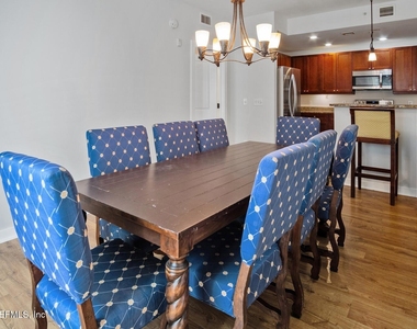 945 Registry Boulevard - Photo Thumbnail 7
