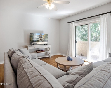 945 Registry Boulevard - Photo Thumbnail 5
