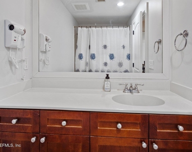 945 Registry Boulevard - Photo Thumbnail 15