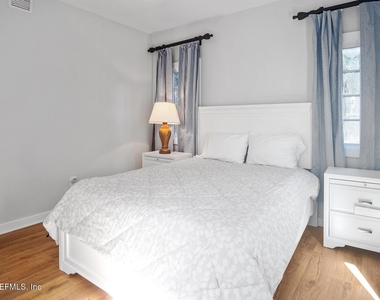 945 Registry Boulevard - Photo Thumbnail 23