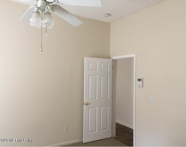 5058 Acre Estates Drive W - Photo Thumbnail 15
