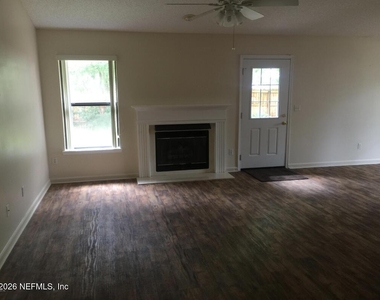 5058 Acre Estates Drive W - Photo Thumbnail 3