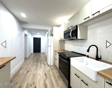 8054 Graff Lane - Photo Thumbnail 6