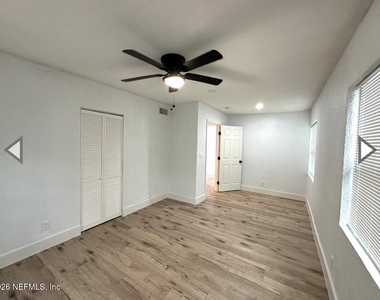 8054 Graff Lane - Photo Thumbnail 10