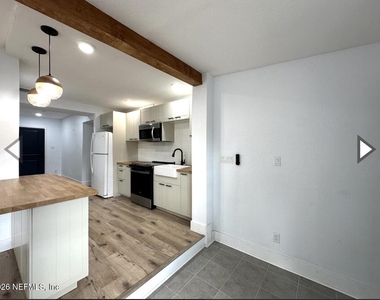 8054 Graff Lane - Photo Thumbnail 5