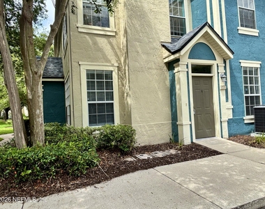 13703 Richmond Park Drive N - Photo Thumbnail 1