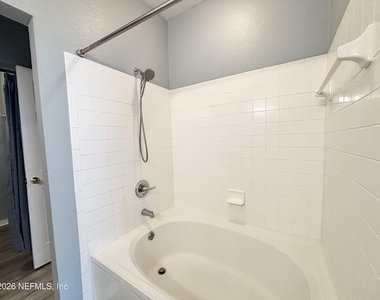 13703 Richmond Park Drive N - Photo Thumbnail 14