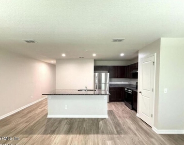 6468 Sweetbay Lane - Photo Thumbnail 2