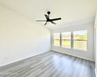 13424 English Peak Court - Photo Thumbnail 9