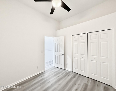 13424 English Peak Court - Photo Thumbnail 20