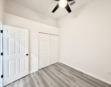 13424 English Peak Court - Photo Thumbnail 19