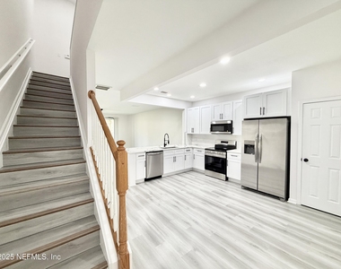 13424 English Peak Court - Photo Thumbnail 3